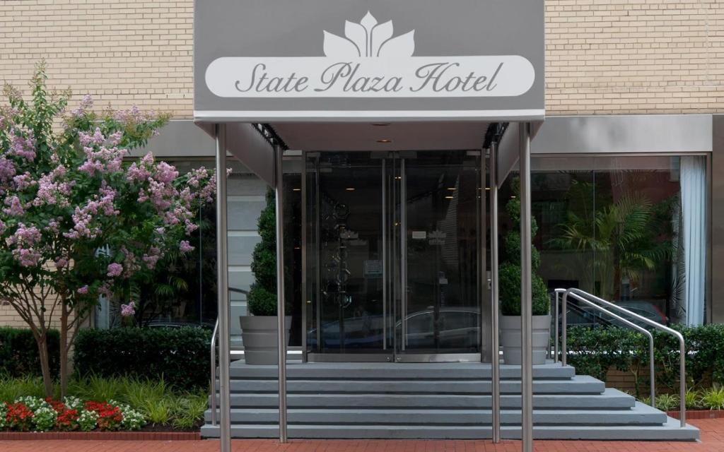 State Plaza Hotel image 17